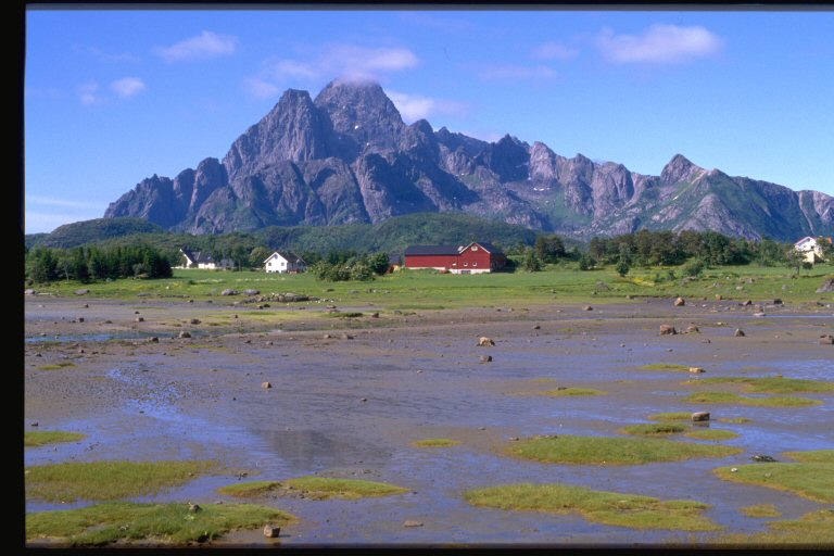 Cime del Vagakallen nell'isola di Austvagoy