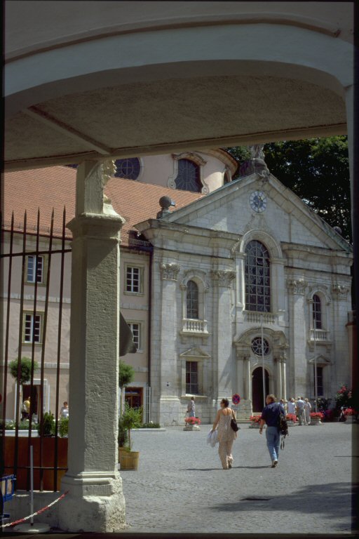 Kloster Weltemburg claims to have (or to be) the
oldest brewery in the world