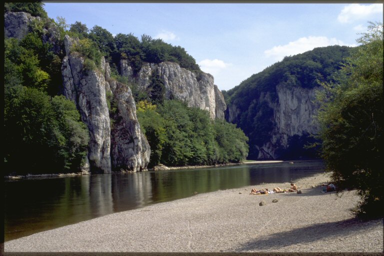 Il monastero di Weltemburg ha persino la sua spiaggia 
sulle gole del Danubio